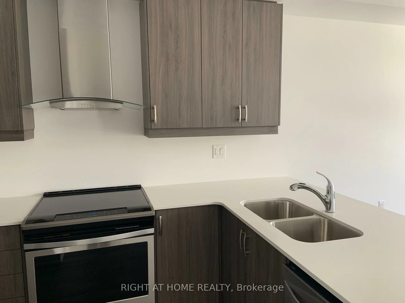 274, Dalhousie, Vaughan Grove, Vaughan