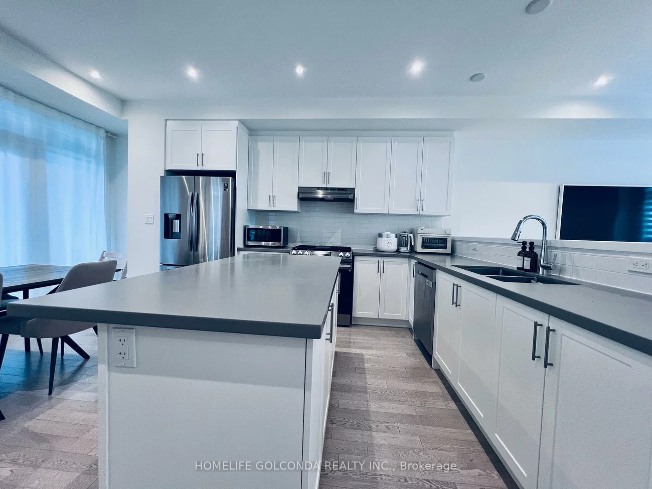 206, Moneypenny, Beverley Glen, Vaughan