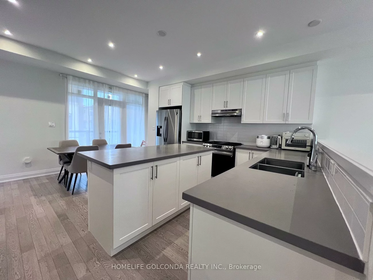 206, Moneypenny, Beverley Glen, Vaughan