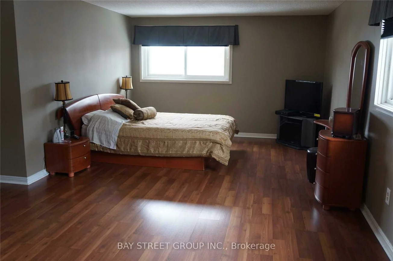 33, Winborne, Brownridge, Vaughan