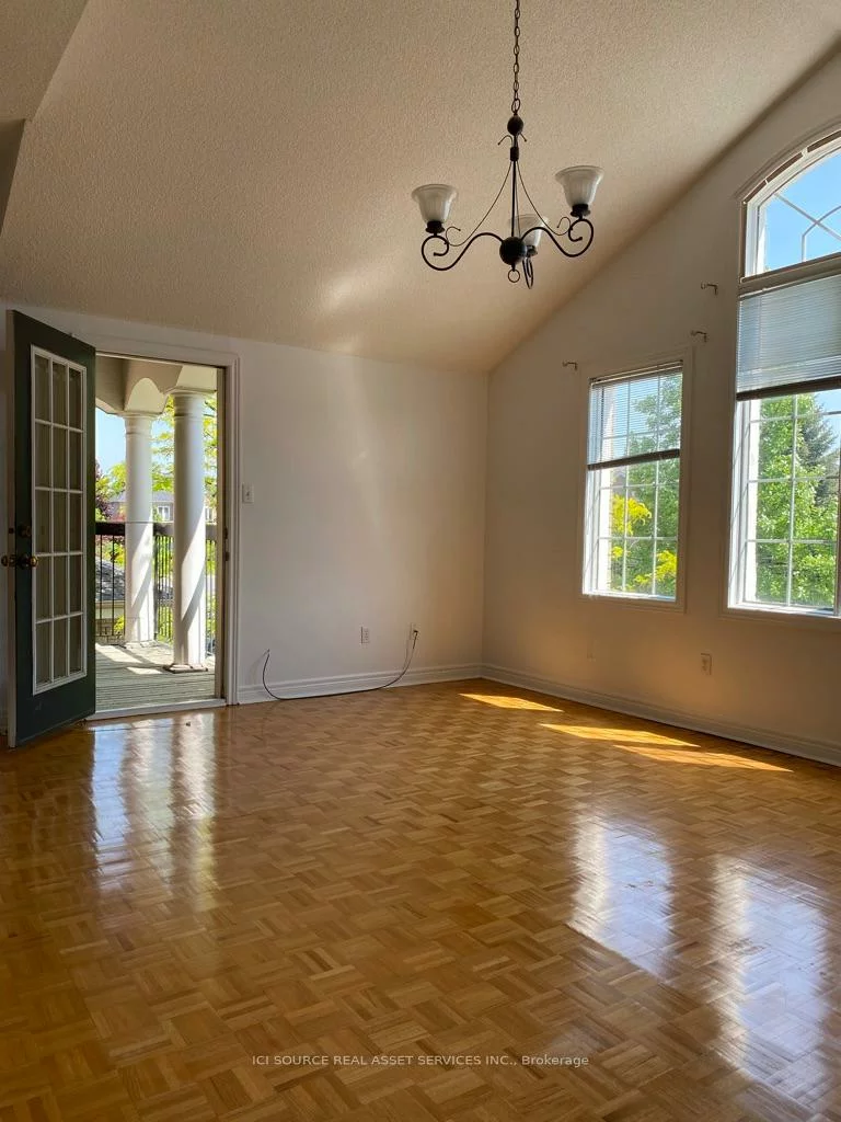 169, Matthew, East Woodbridge, Vaughan