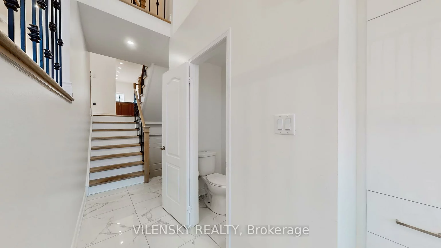 26, Coast, Vellore Village, Vaughan