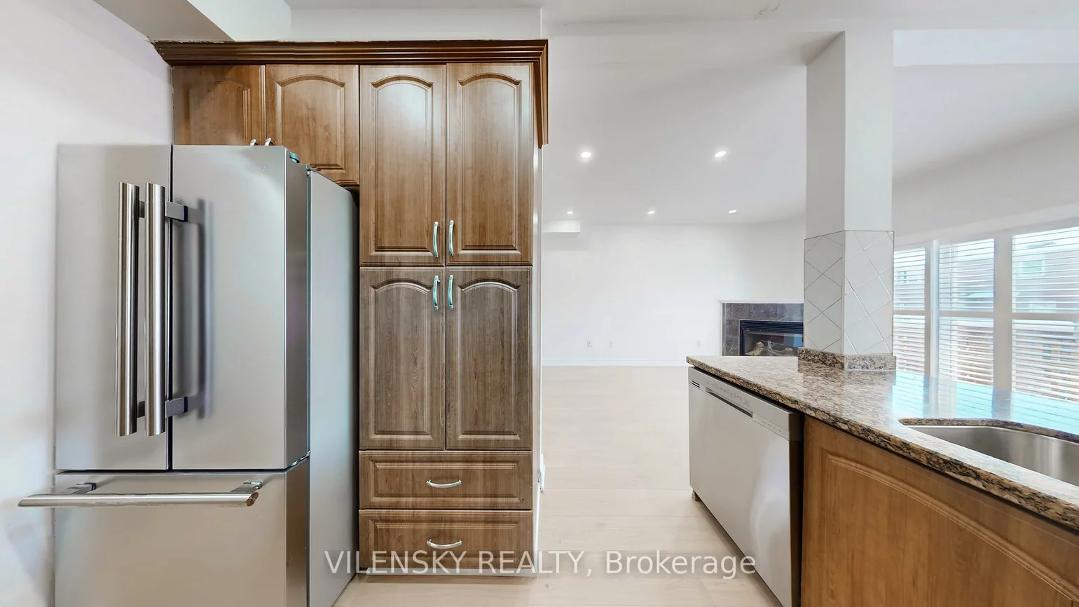 26, Coast, Vellore Village, Vaughan