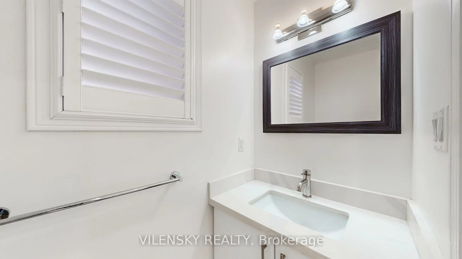 26, Coast, Vellore Village, Vaughan