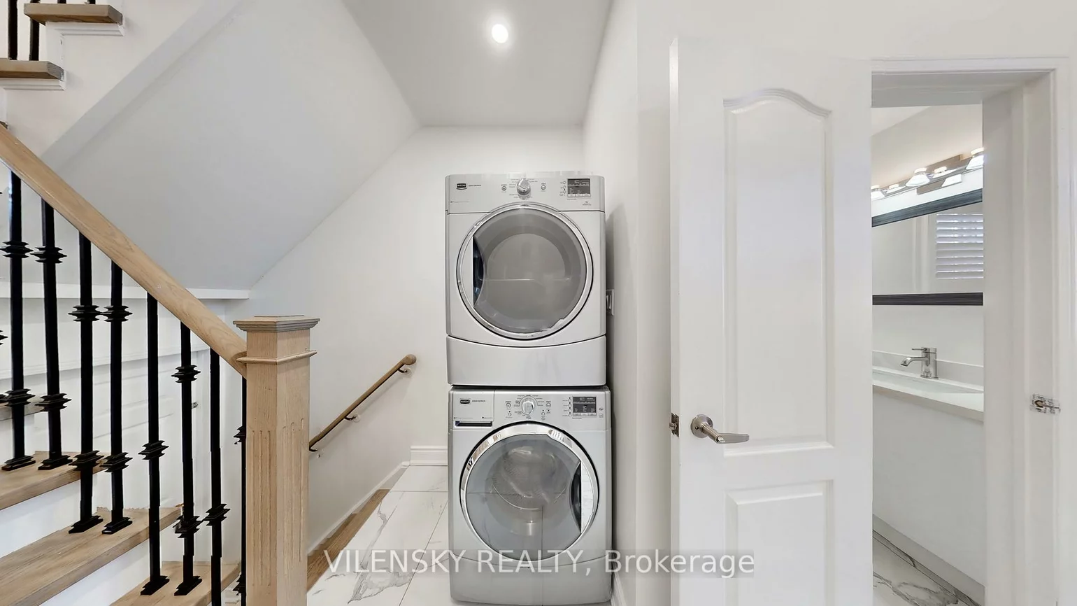 26, Coast, Vellore Village, Vaughan