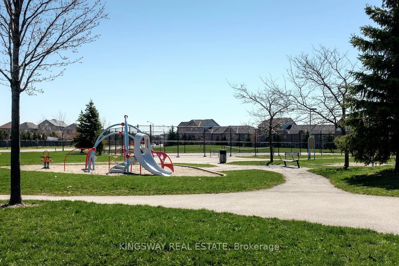 102, Lucena, Maple, Vaughan