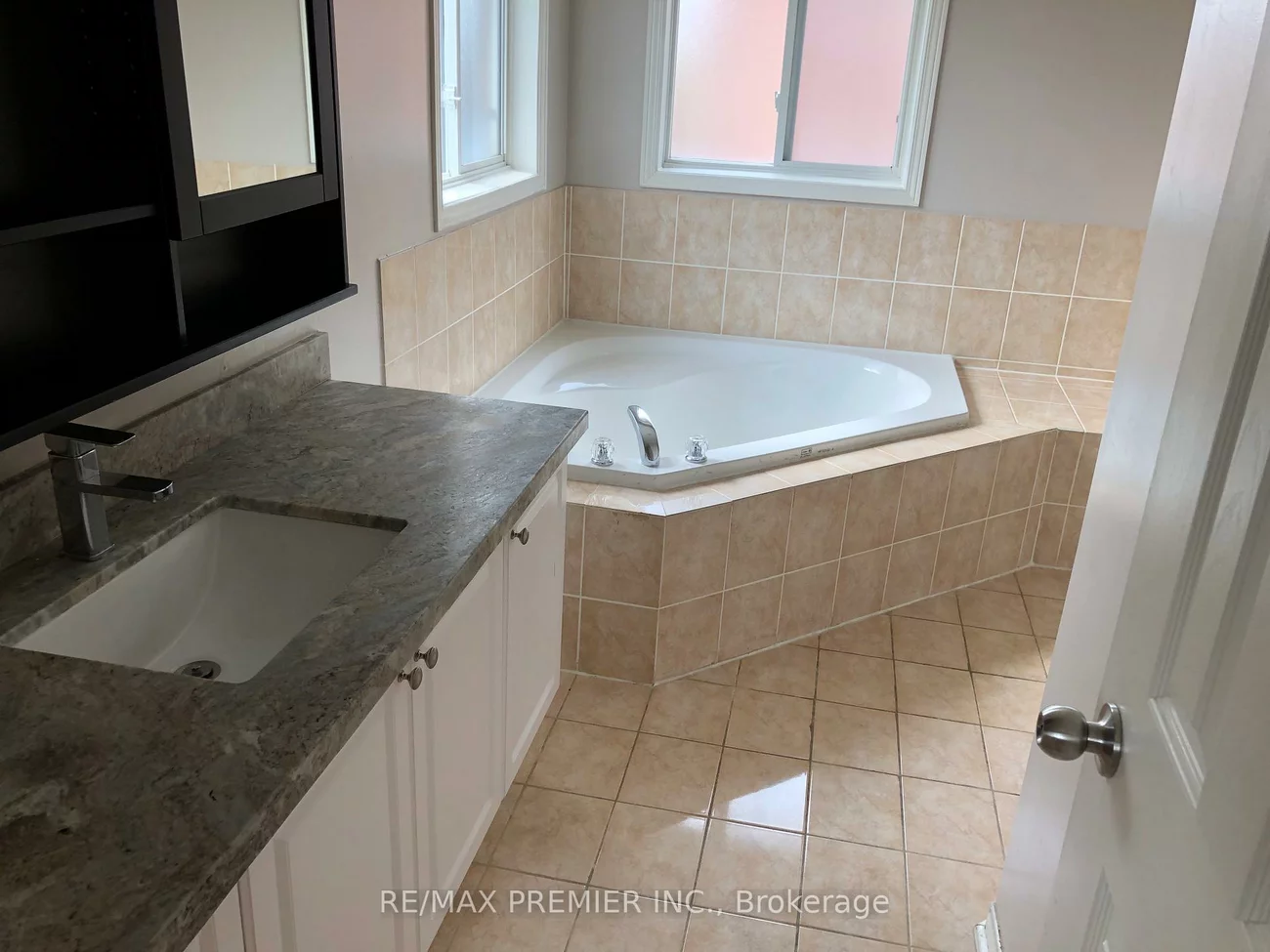 26, Lucerne, Vellore Village, Vaughan