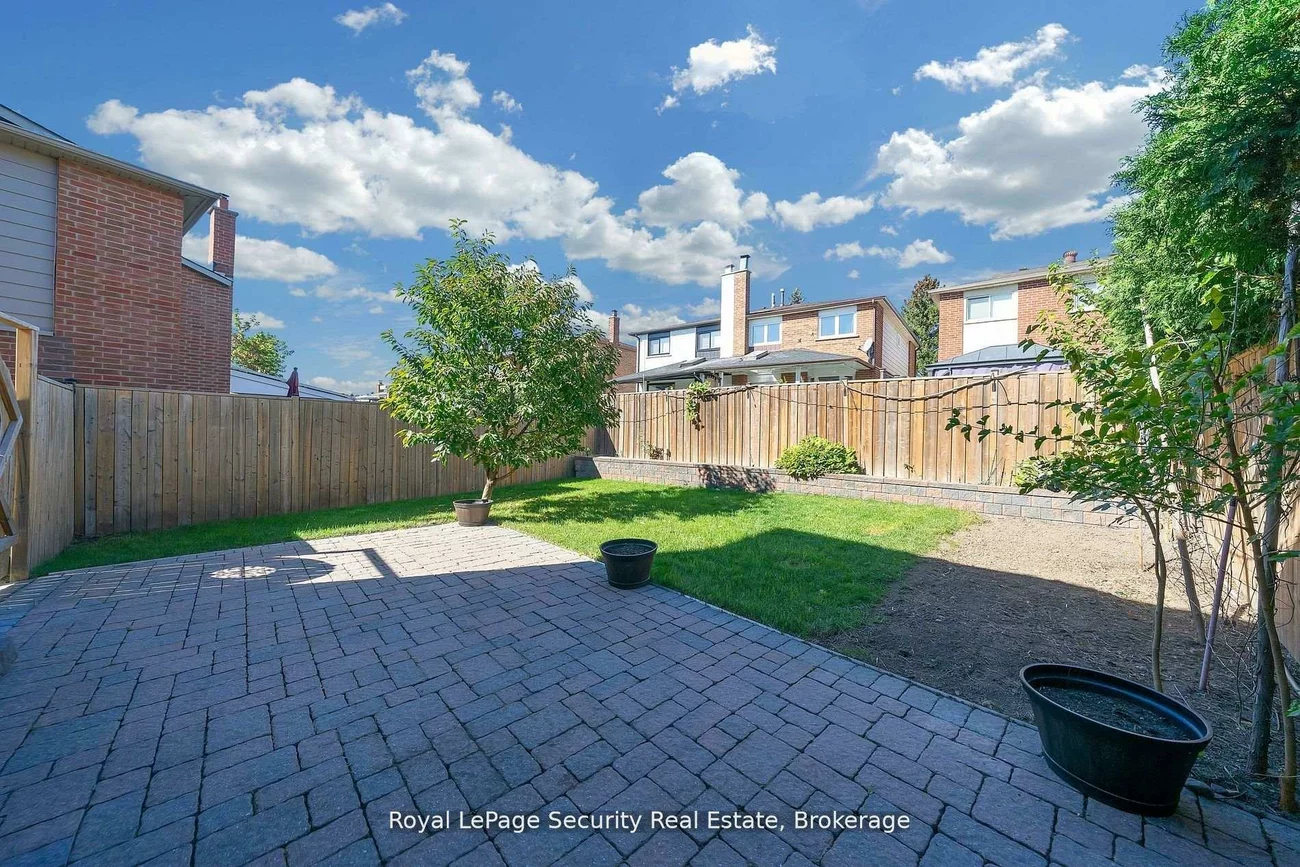 74, Andrea, East Woodbridge, Vaughan