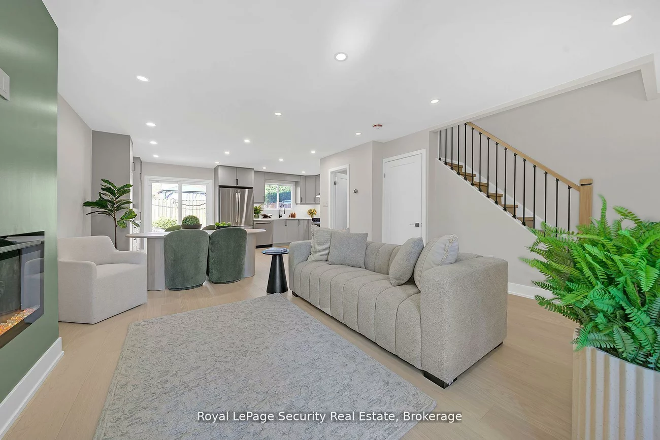 74, Andrea, East Woodbridge, Vaughan