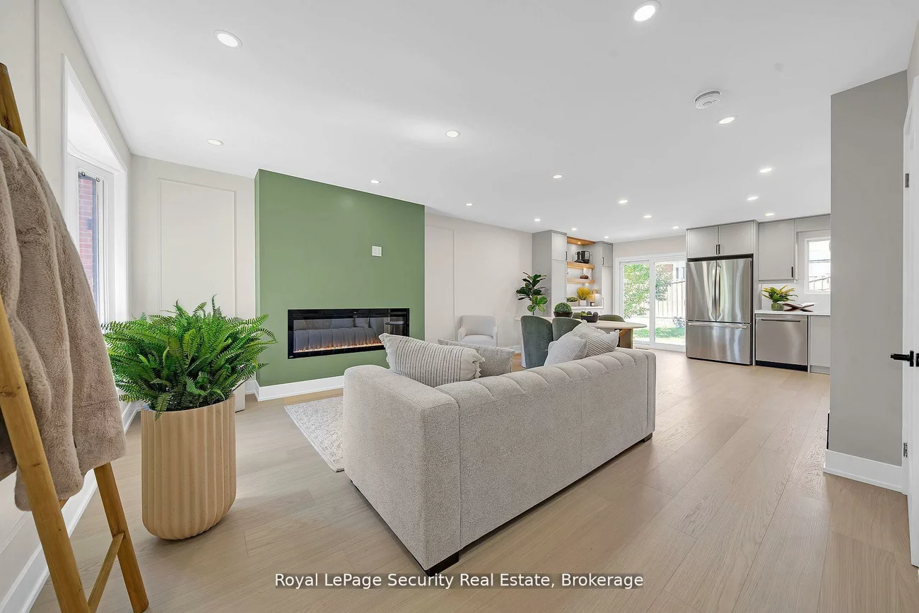 74, Andrea, East Woodbridge, Vaughan