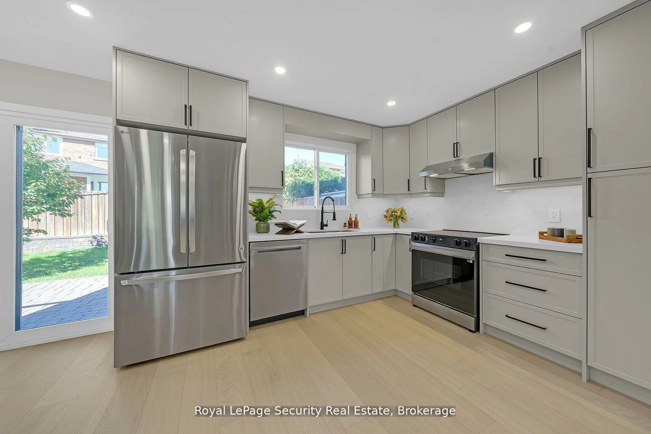 74, Andrea, East Woodbridge, Vaughan