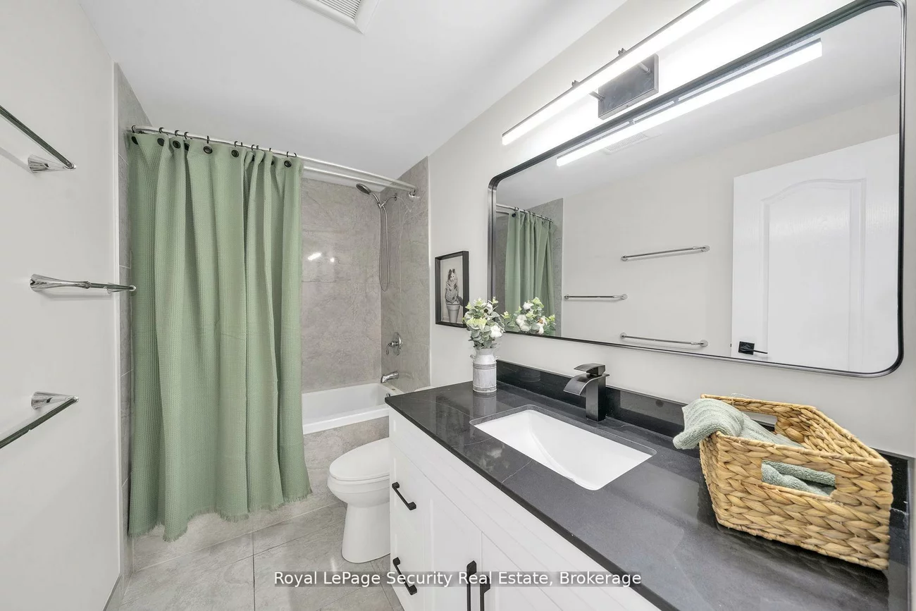 74, Andrea, East Woodbridge, Vaughan