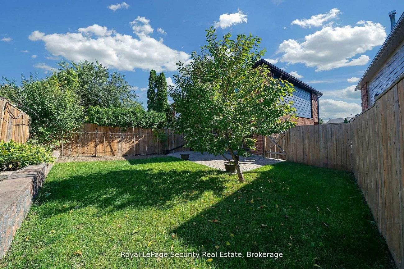 74, Andrea, East Woodbridge, Vaughan