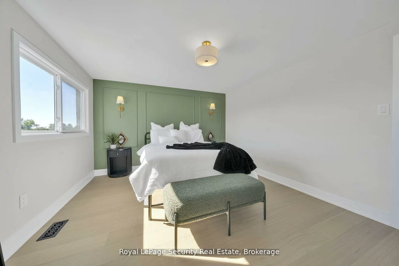 74, Andrea, East Woodbridge, Vaughan