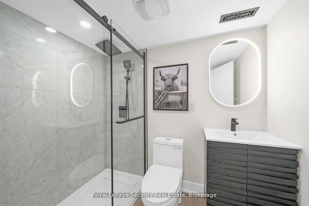 74, Andrea, East Woodbridge, Vaughan