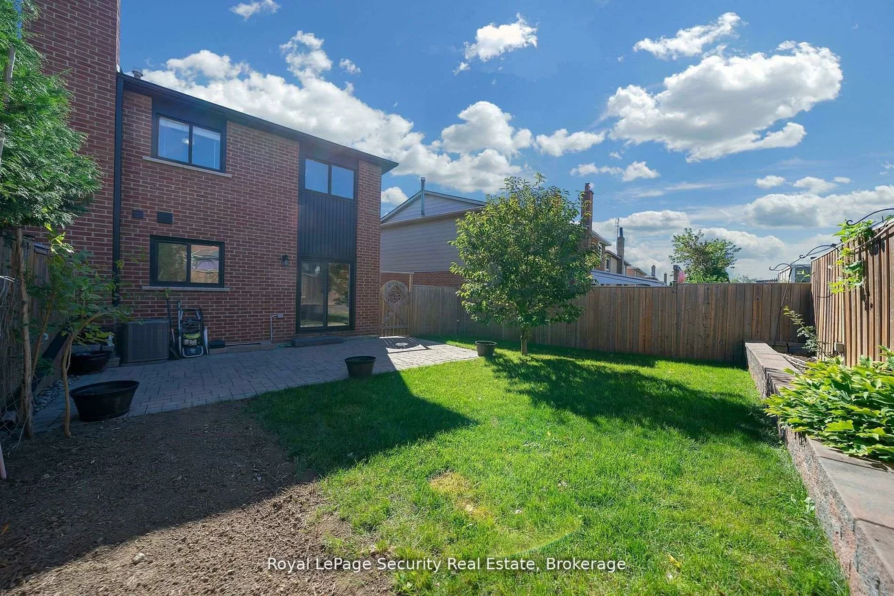 74, Andrea, East Woodbridge, Vaughan