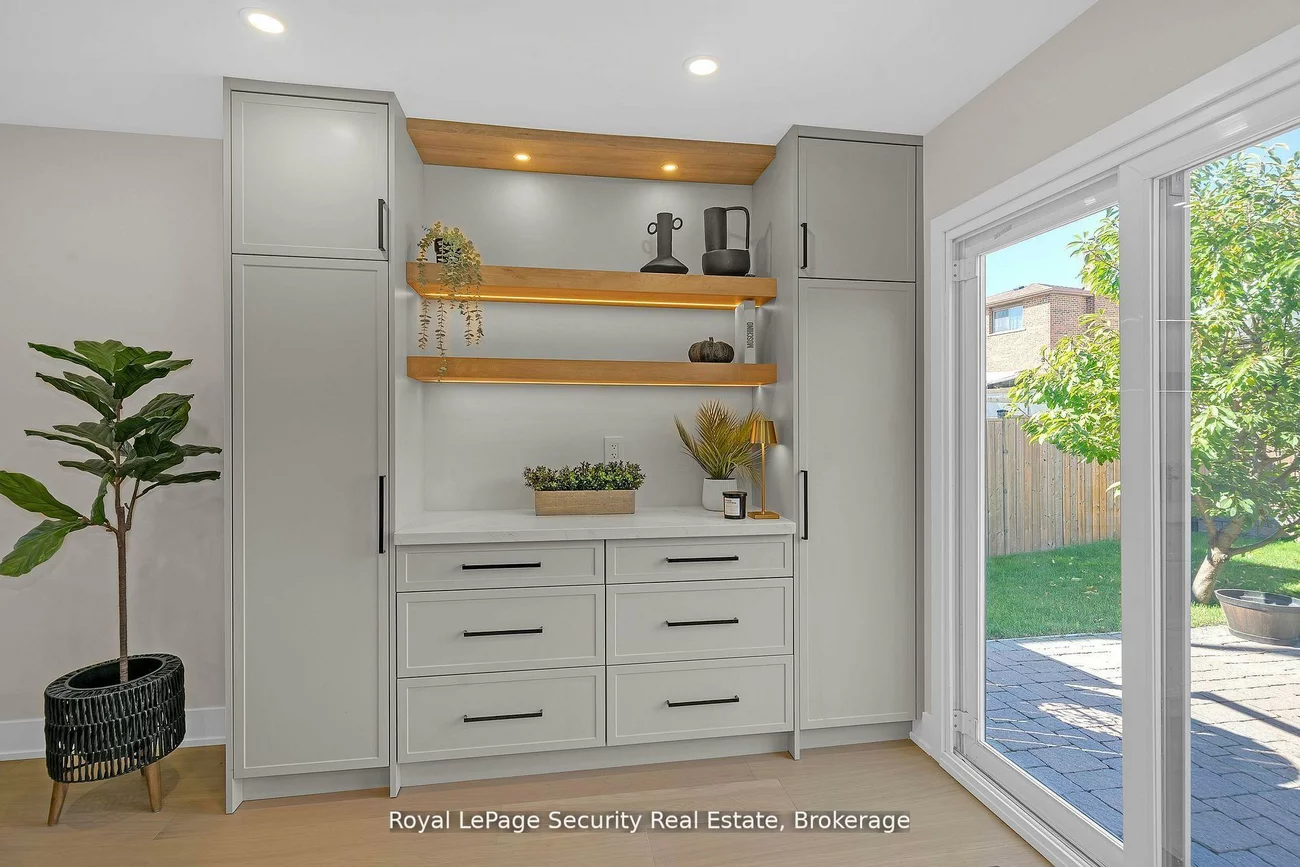 74, Andrea, East Woodbridge, Vaughan