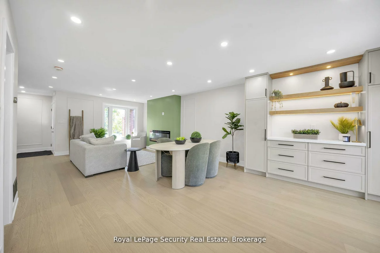 74, Andrea, East Woodbridge, Vaughan