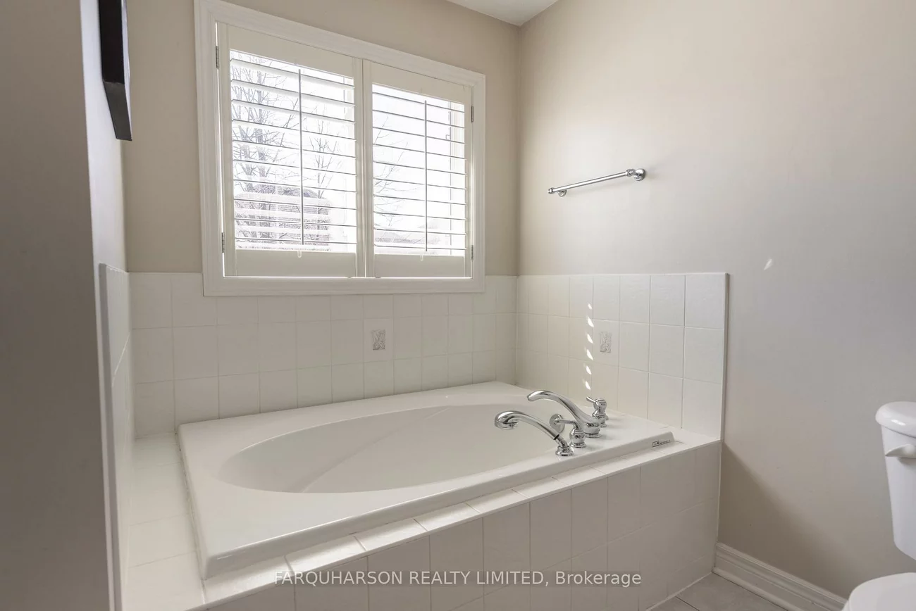 129, Fox Hound, Vellore Village, Vaughan