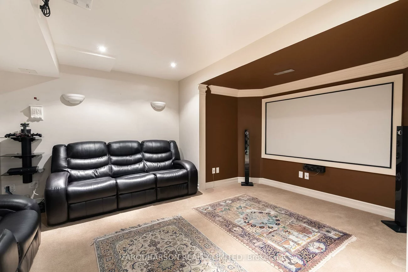 129, Fox Hound, Vellore Village, Vaughan