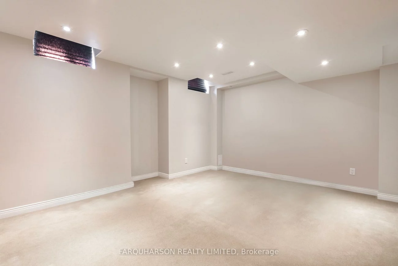 129, Fox Hound, Vellore Village, Vaughan