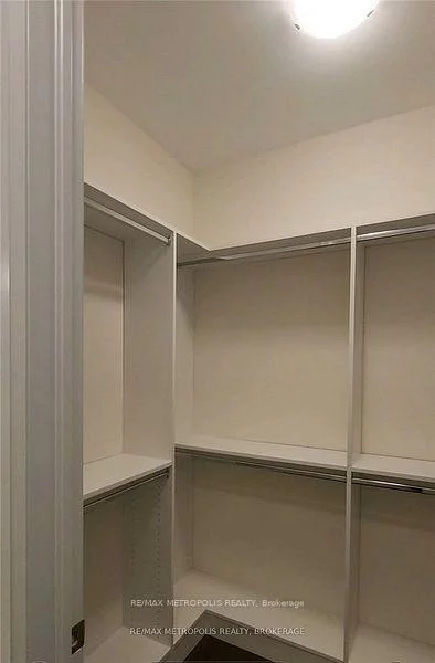 100, Ballantyne, Vellore Village, Vaughan