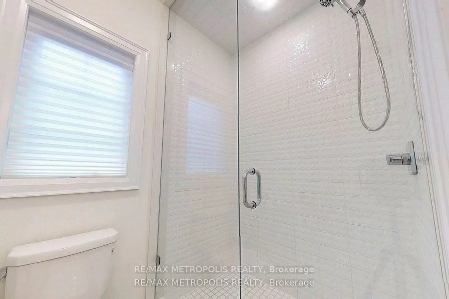 100, Ballantyne, Vellore Village, Vaughan