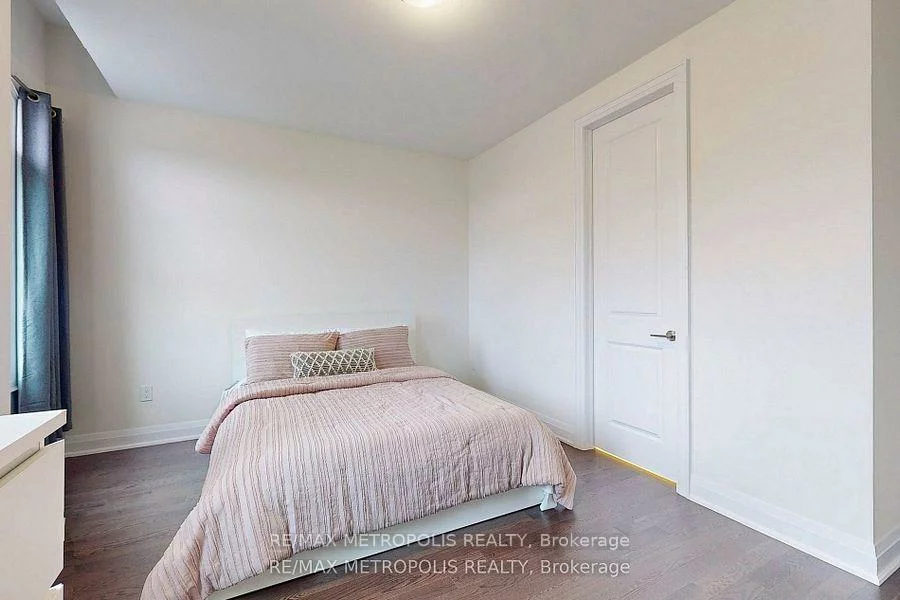 100, Ballantyne, Vellore Village, Vaughan