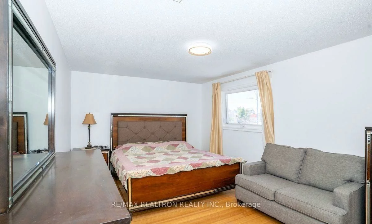 85, Glen, Uplands, Vaughan