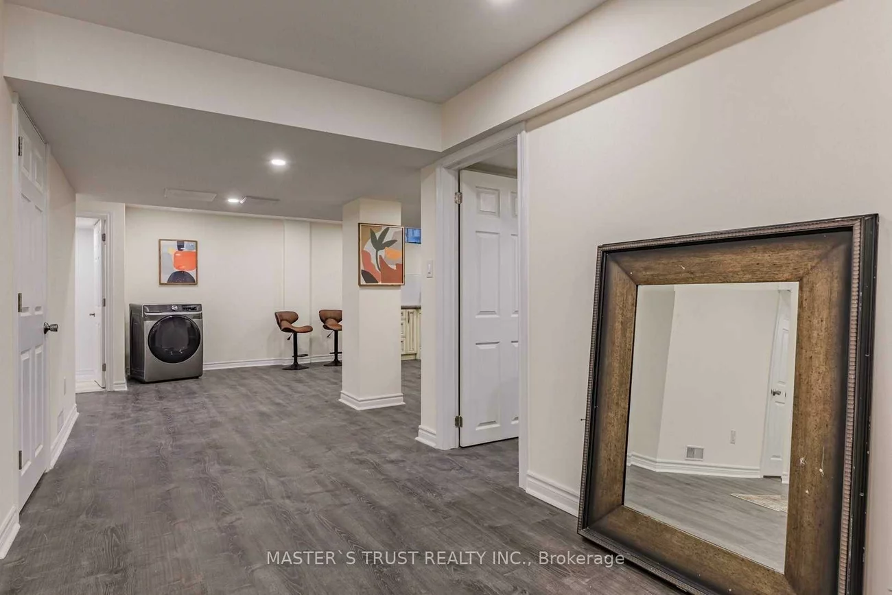 233, Shelbourne, Vellore Village, Vaughan