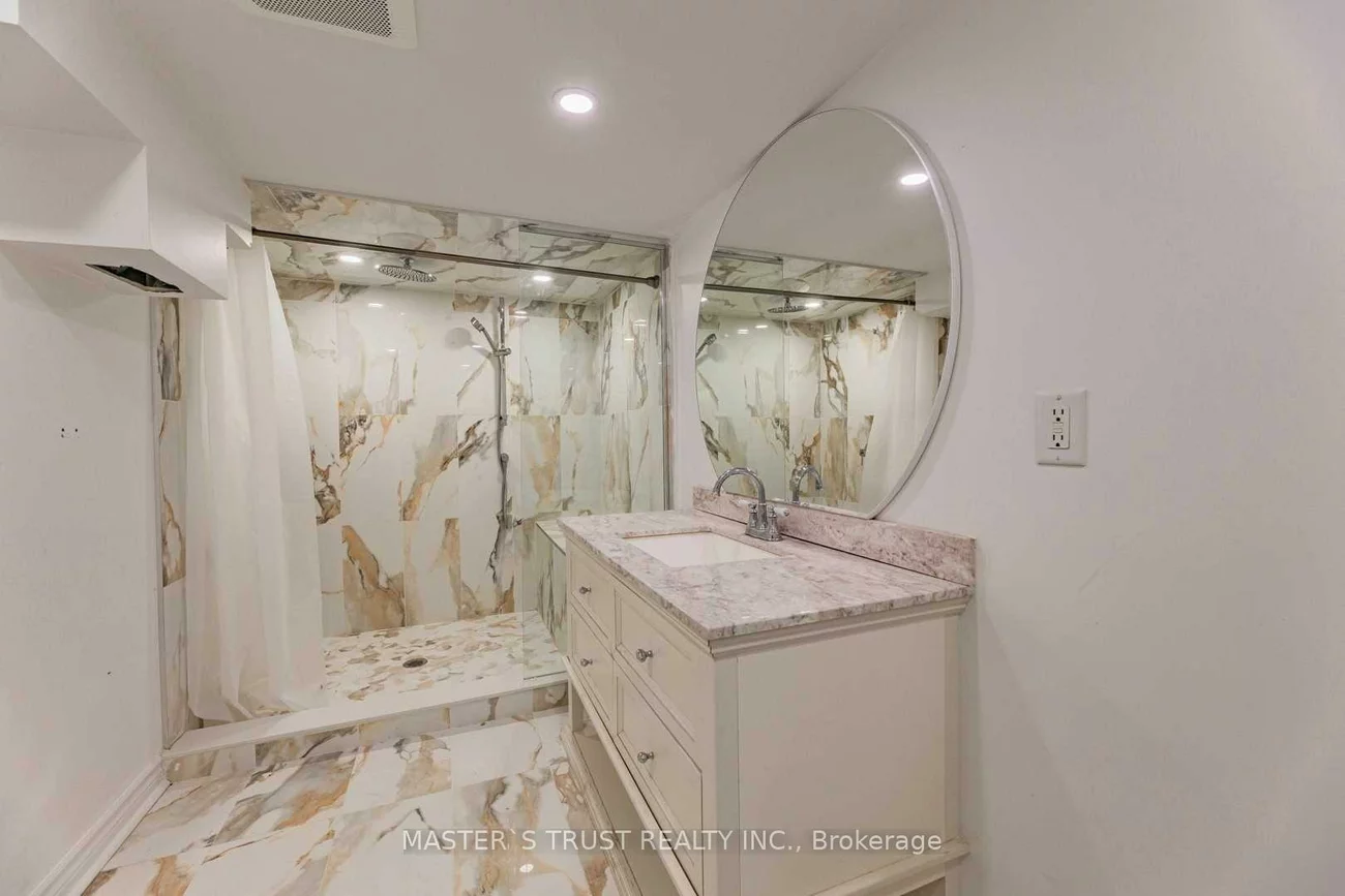 233, Shelbourne, Vellore Village, Vaughan