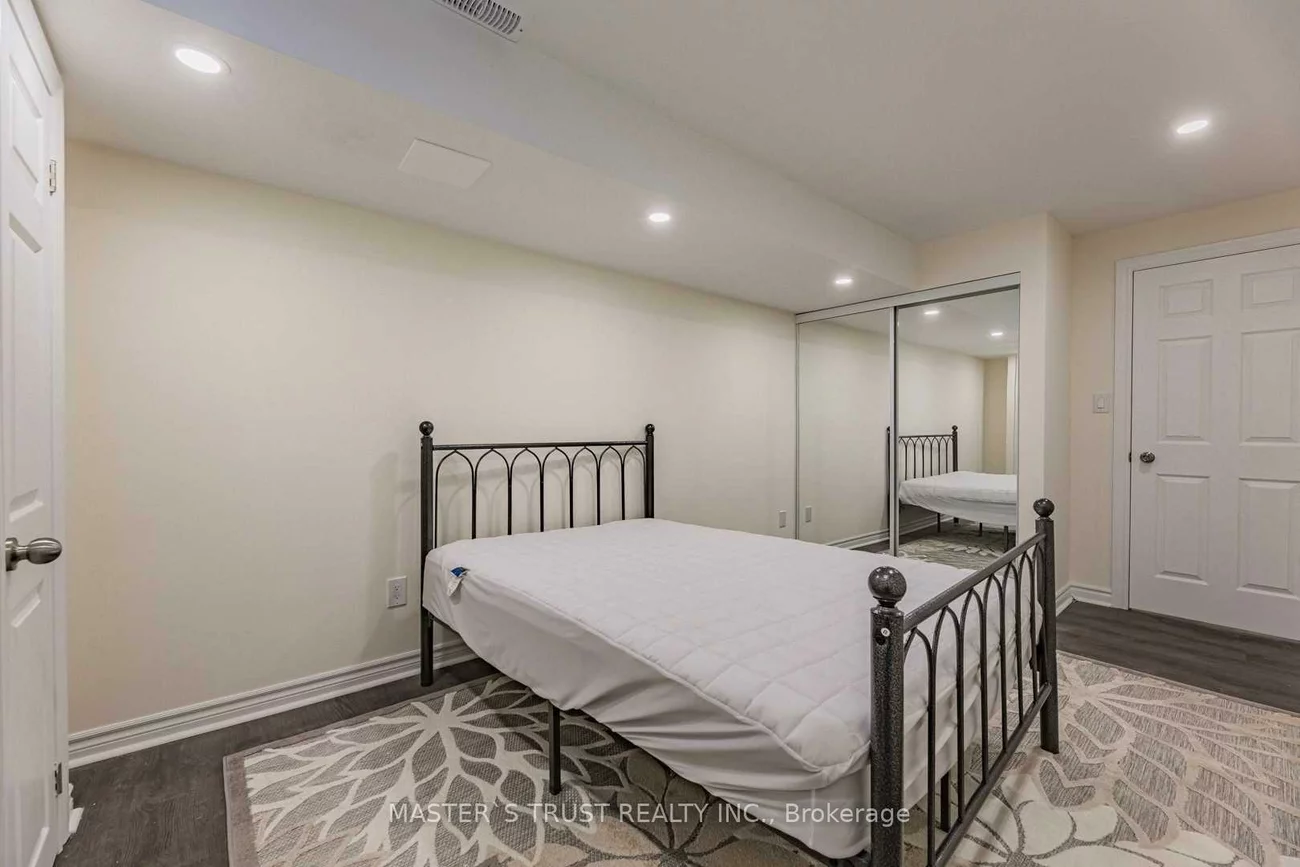 233, Shelbourne, Vellore Village, Vaughan