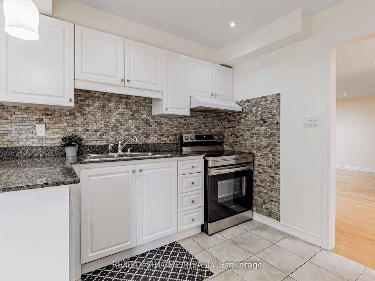 7, Point O'Woods, Glen Shields, Vaughan