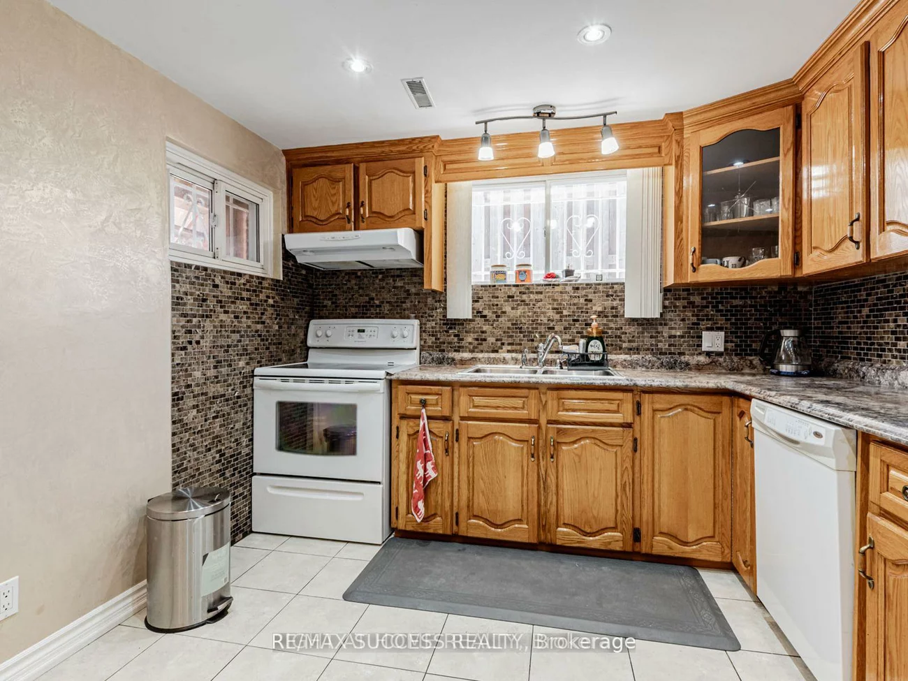 7, Point O'Woods, Glen Shields, Vaughan