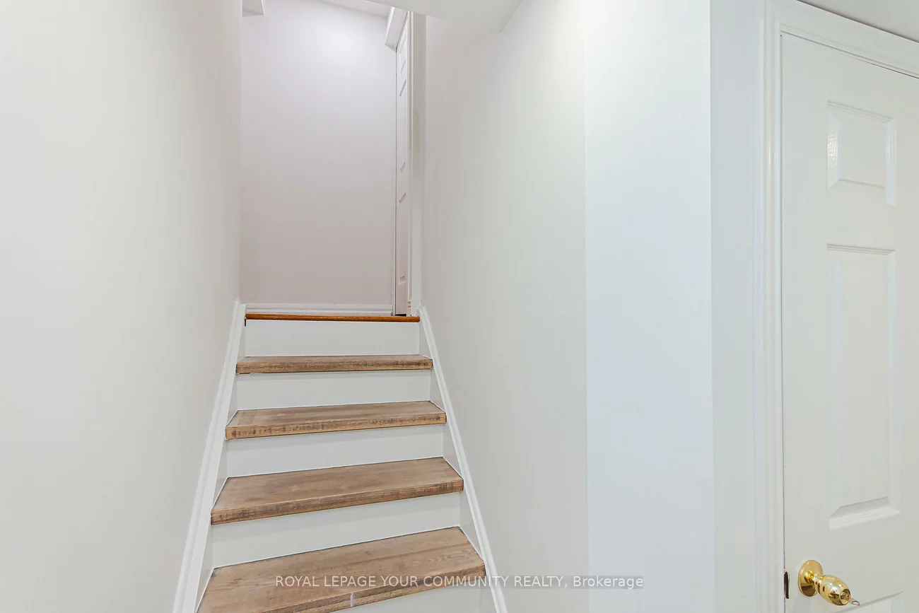 76, Brownstone, Crestwood-Springfarm-Yorkhill, Vaughan