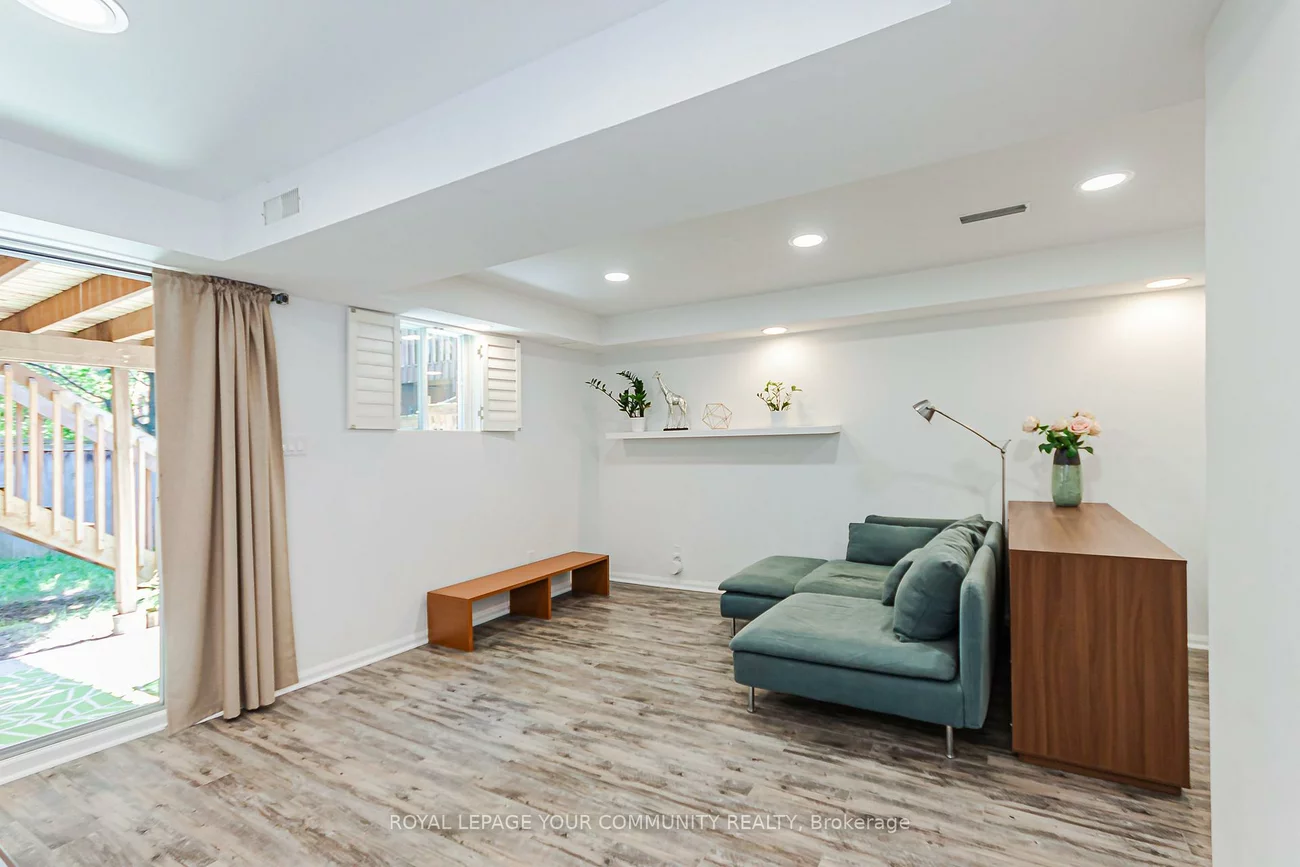 76, Brownstone, Crestwood-Springfarm-Yorkhill, Vaughan