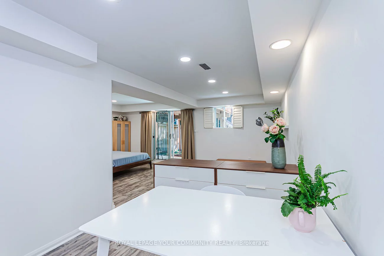 76, Brownstone, Crestwood-Springfarm-Yorkhill, Vaughan