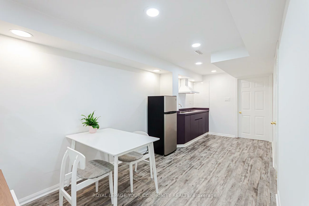 76, Brownstone, Crestwood-Springfarm-Yorkhill, Vaughan