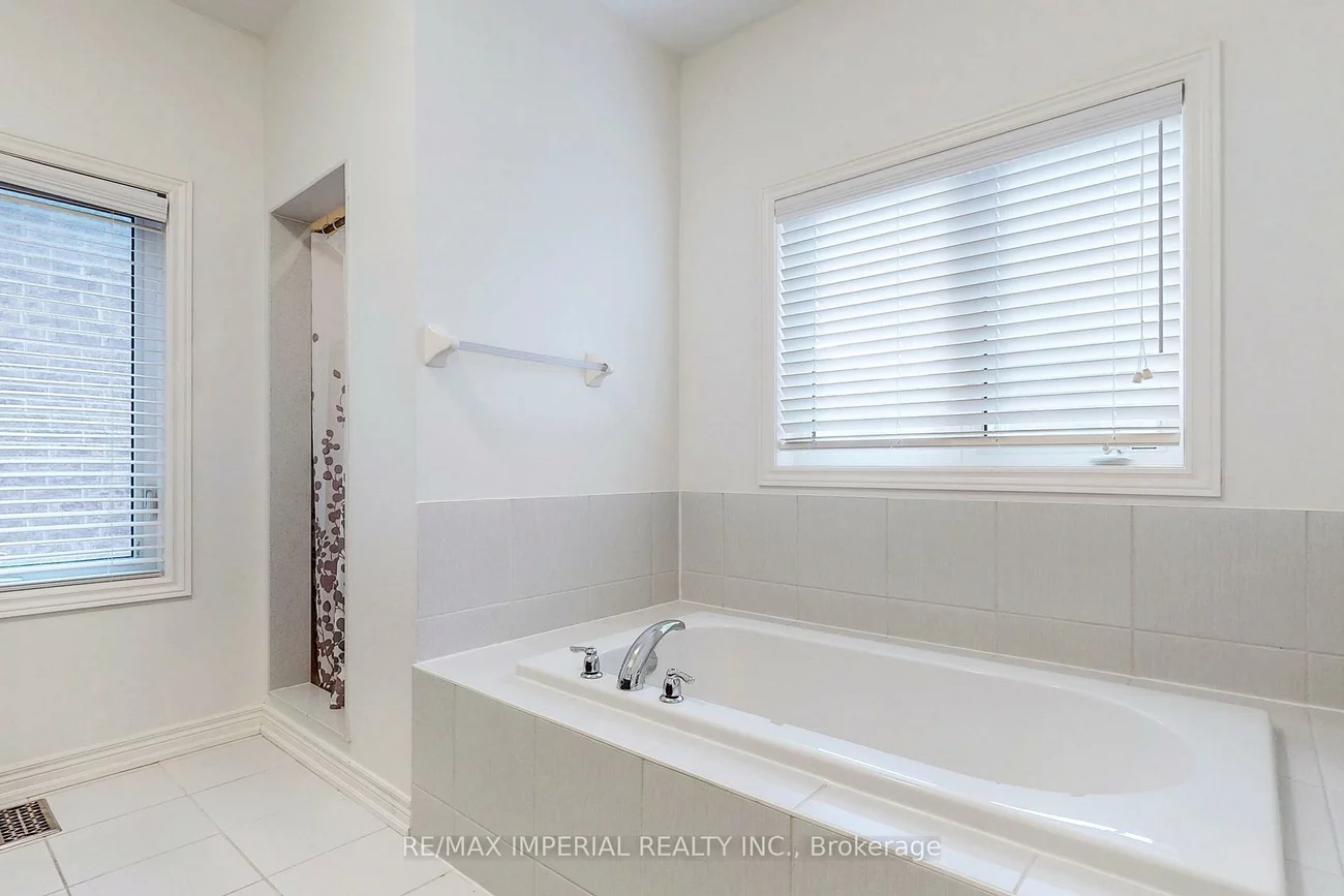 532, Barons, Kleinburg, Vaughan