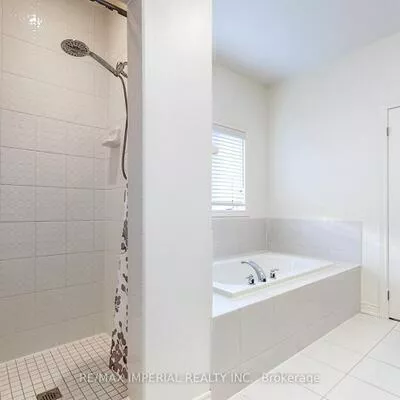 532, Barons, Kleinburg, Vaughan