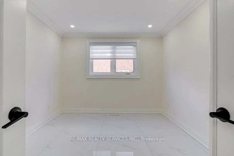 30, Queen Post, East Woodbridge, Vaughan