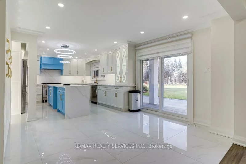 30, Queen Post, East Woodbridge, Vaughan