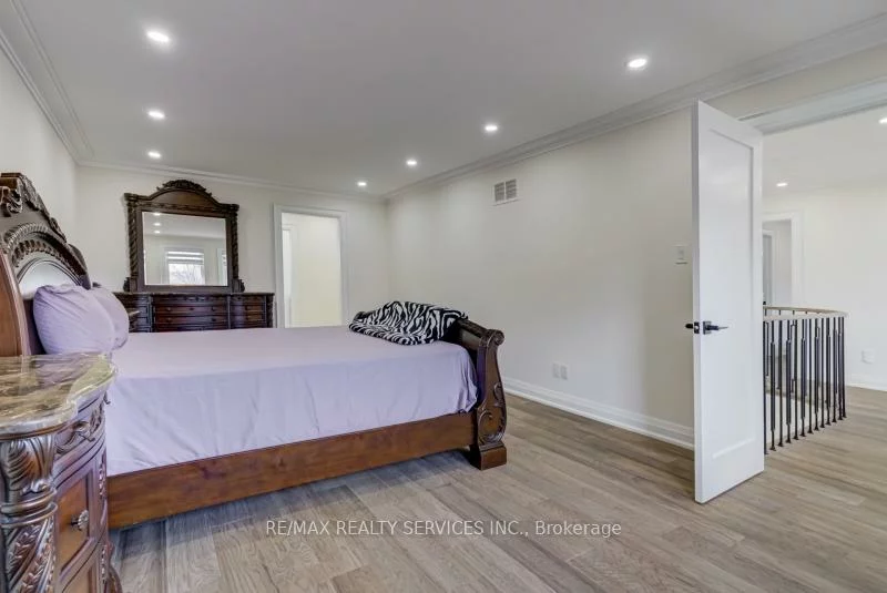 30, Queen Post, East Woodbridge, Vaughan