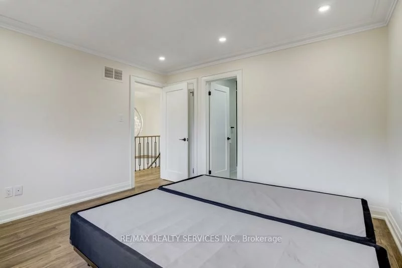 30, Queen Post, East Woodbridge, Vaughan