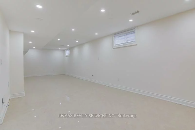 30, Queen Post, East Woodbridge, Vaughan