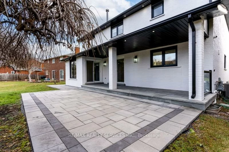 30, Queen Post, East Woodbridge, Vaughan