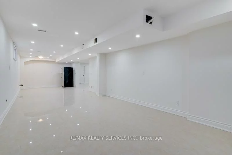 30, Queen Post, East Woodbridge, Vaughan