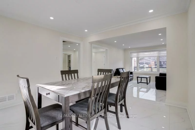 30, Queen Post, East Woodbridge, Vaughan