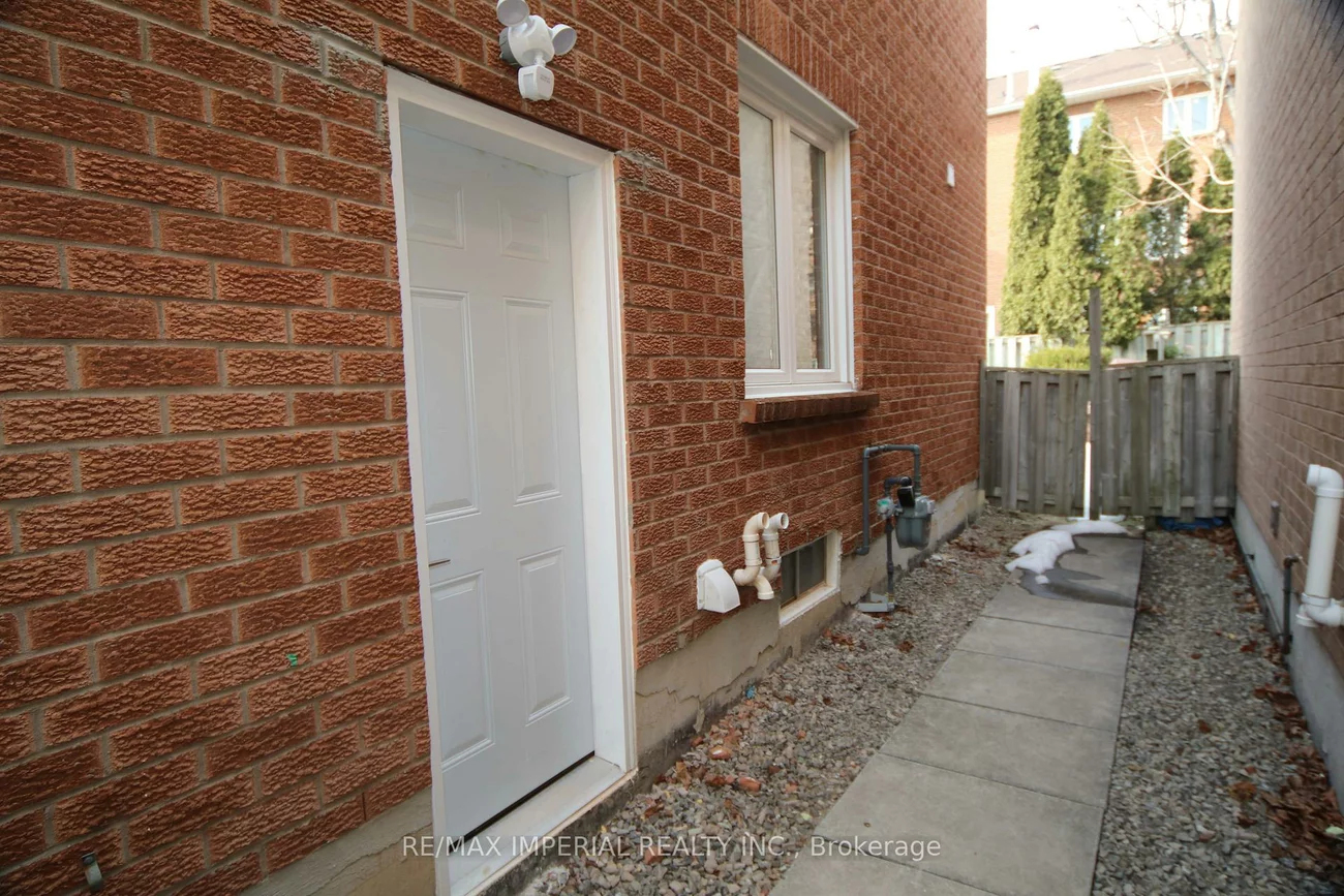 249, Thornway, Brownridge, Vaughan