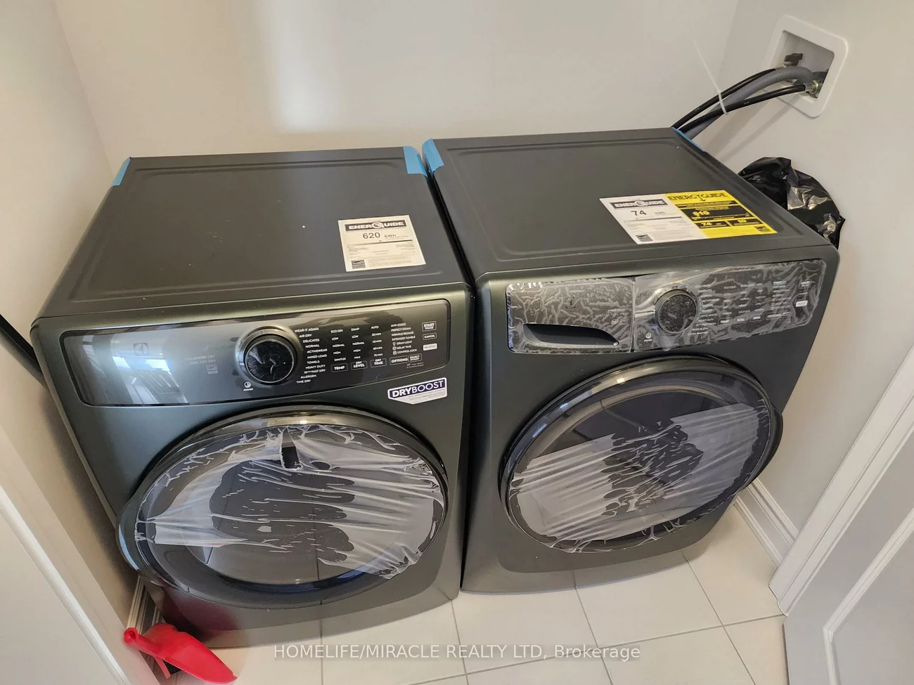 102, Thule, Vellore Village, Vaughan